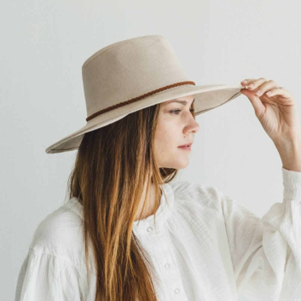 WIDE BRIM VEGAN SUEDE HAT W/ BRAIDE BELT