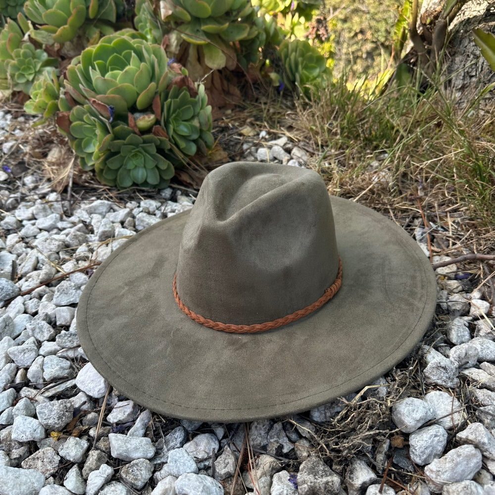 WIDE BRIM VEGAN SUEDE HAT W/ BRAIDE BELT