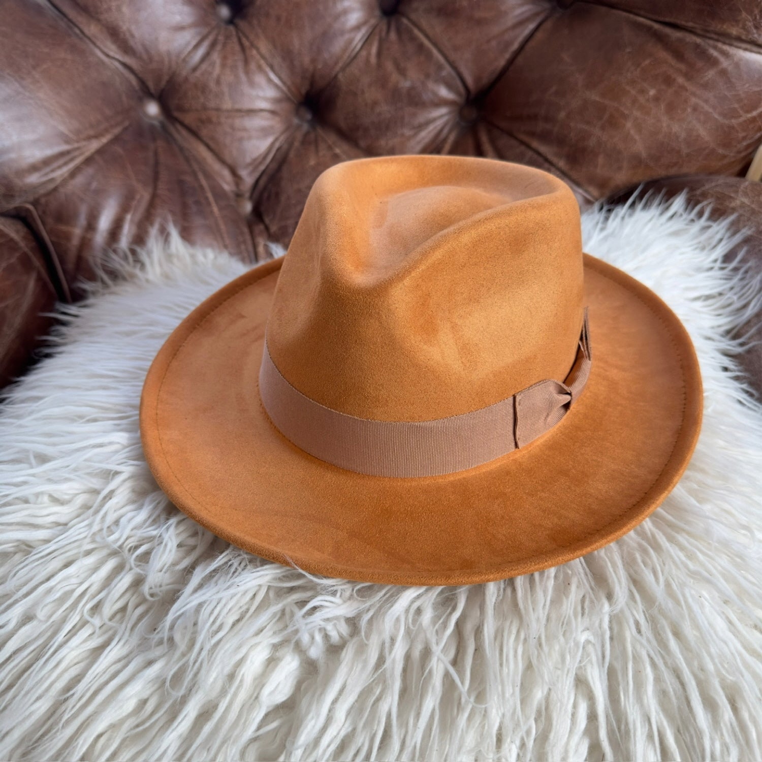 SHORT BRIM SUEDE RANCHER HAT W/ RIBBON
