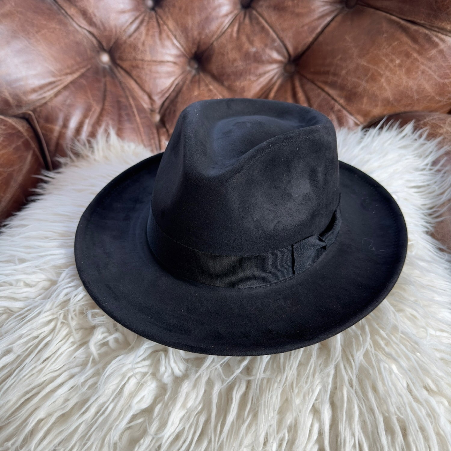 SHORT BRIM SUEDE RANCHER HAT W/ RIBBON