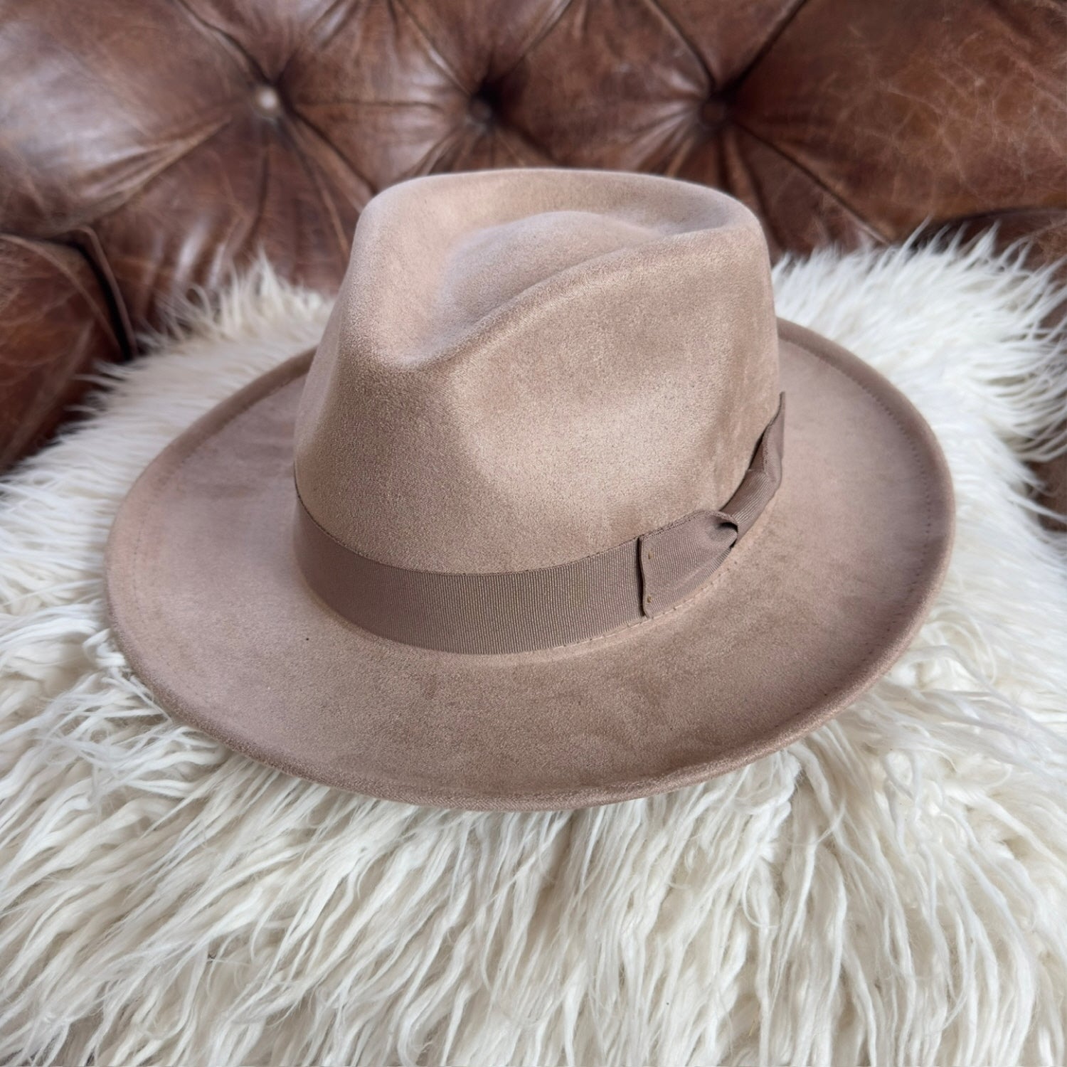 SHORT BRIM SUEDE RANCHER HAT W/ RIBBON