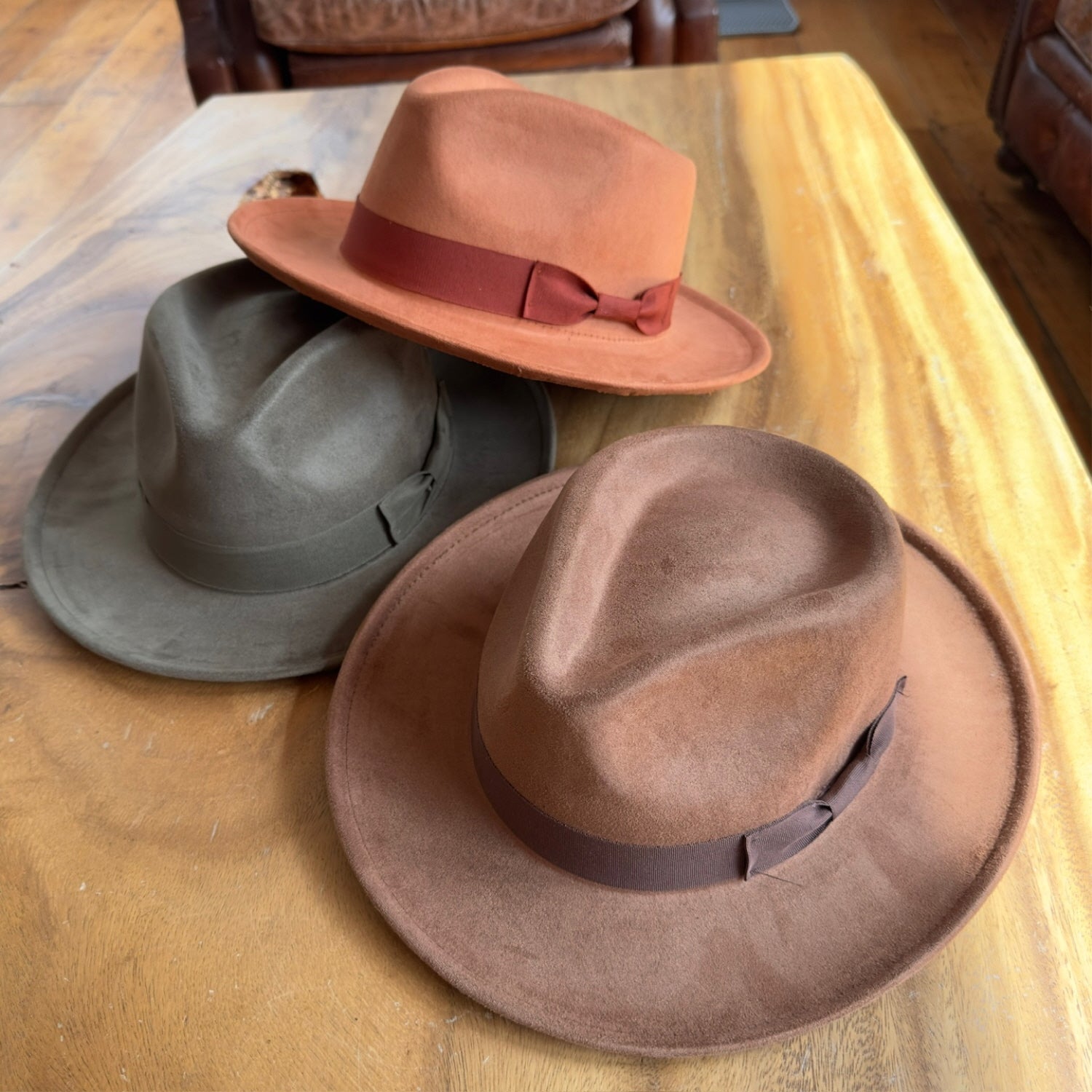 SHORT BRIM SUEDE RANCHER HAT W/ RIBBON