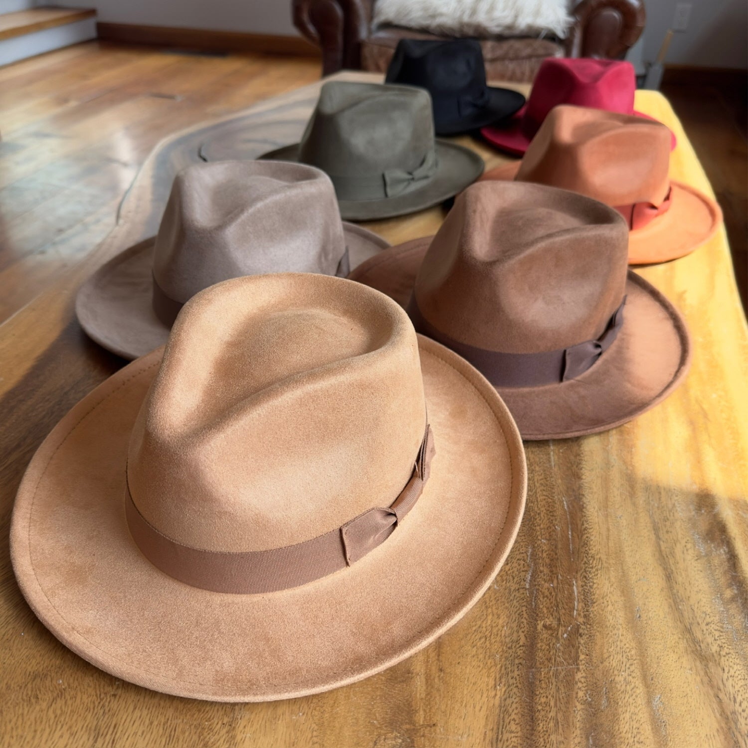 SHORT BRIM SUEDE RANCHER HAT W/ RIBBON