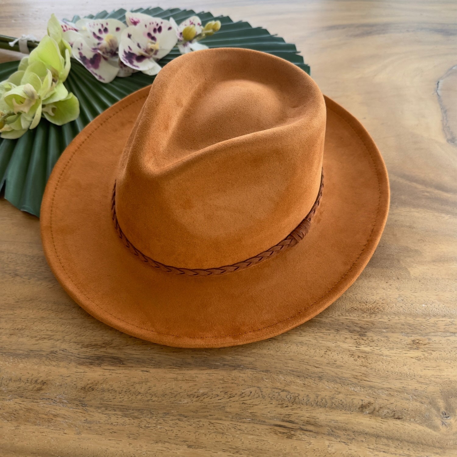 SHORT BRIM SUEDE RANCHER HAT W/ BRAIDE SUEDE BEELT