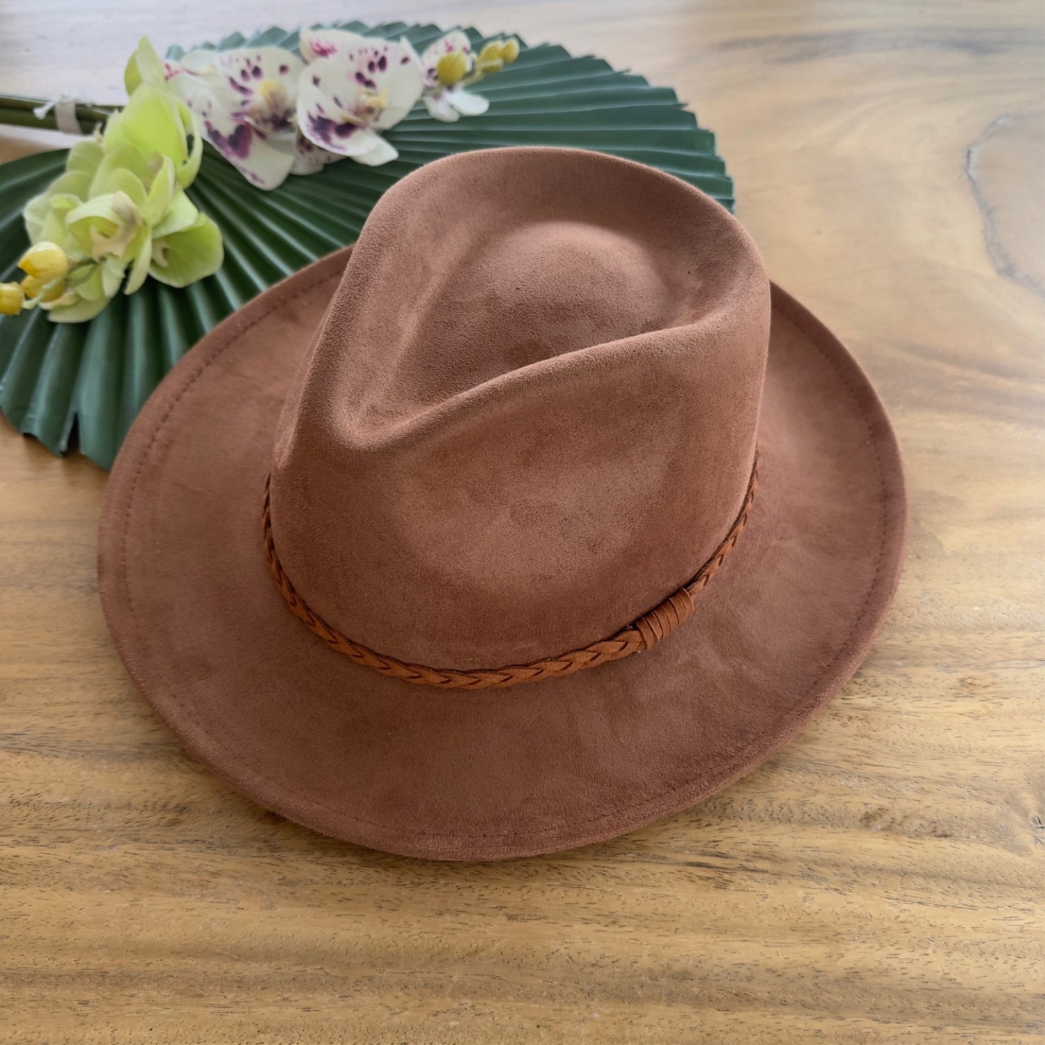 SHORT BRIM SUEDE RANCHER HAT W/ BRAIDE SUEDE BEELT