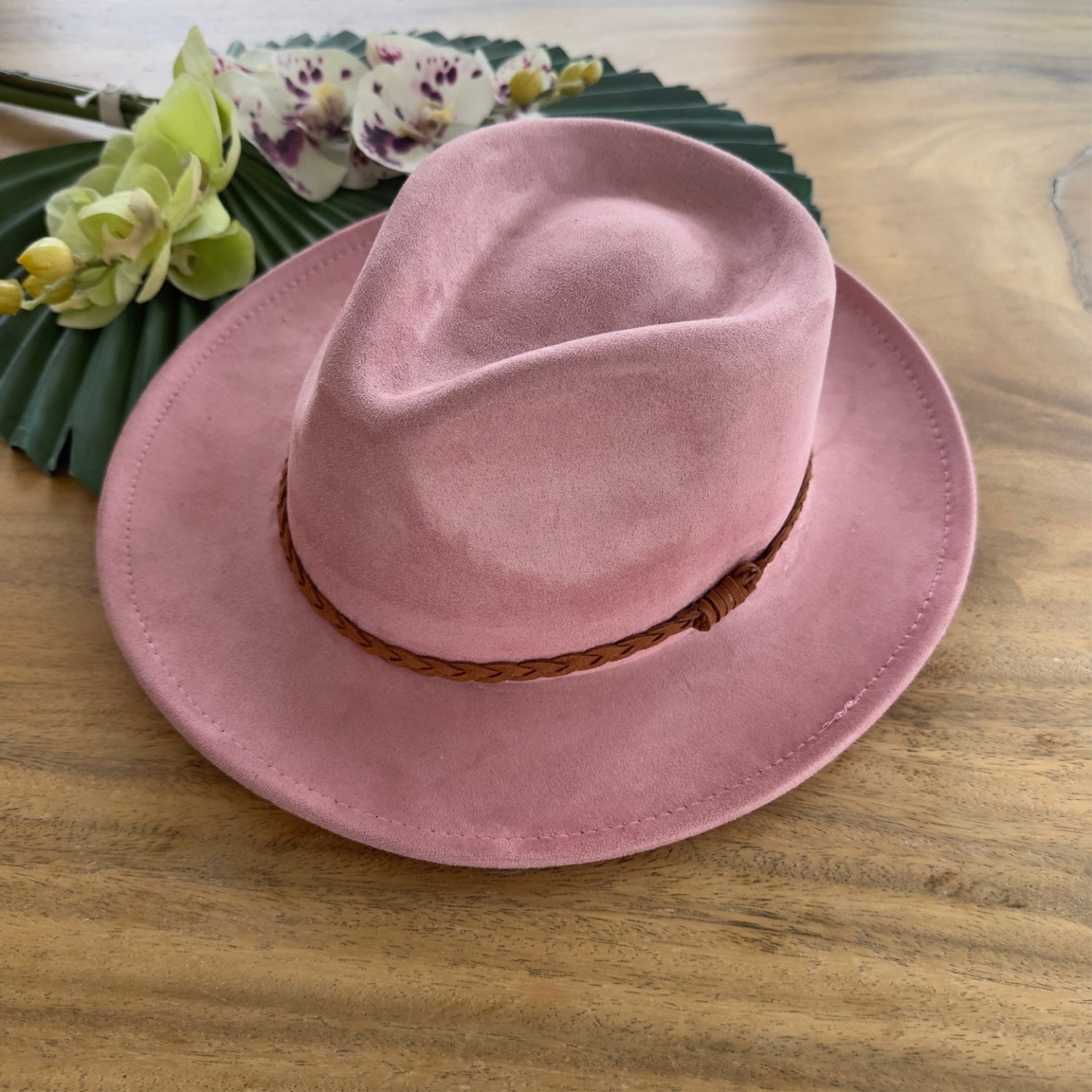 SHORT BRIM SUEDE RANCHER HAT W/ BRAIDE SUEDE BEELT