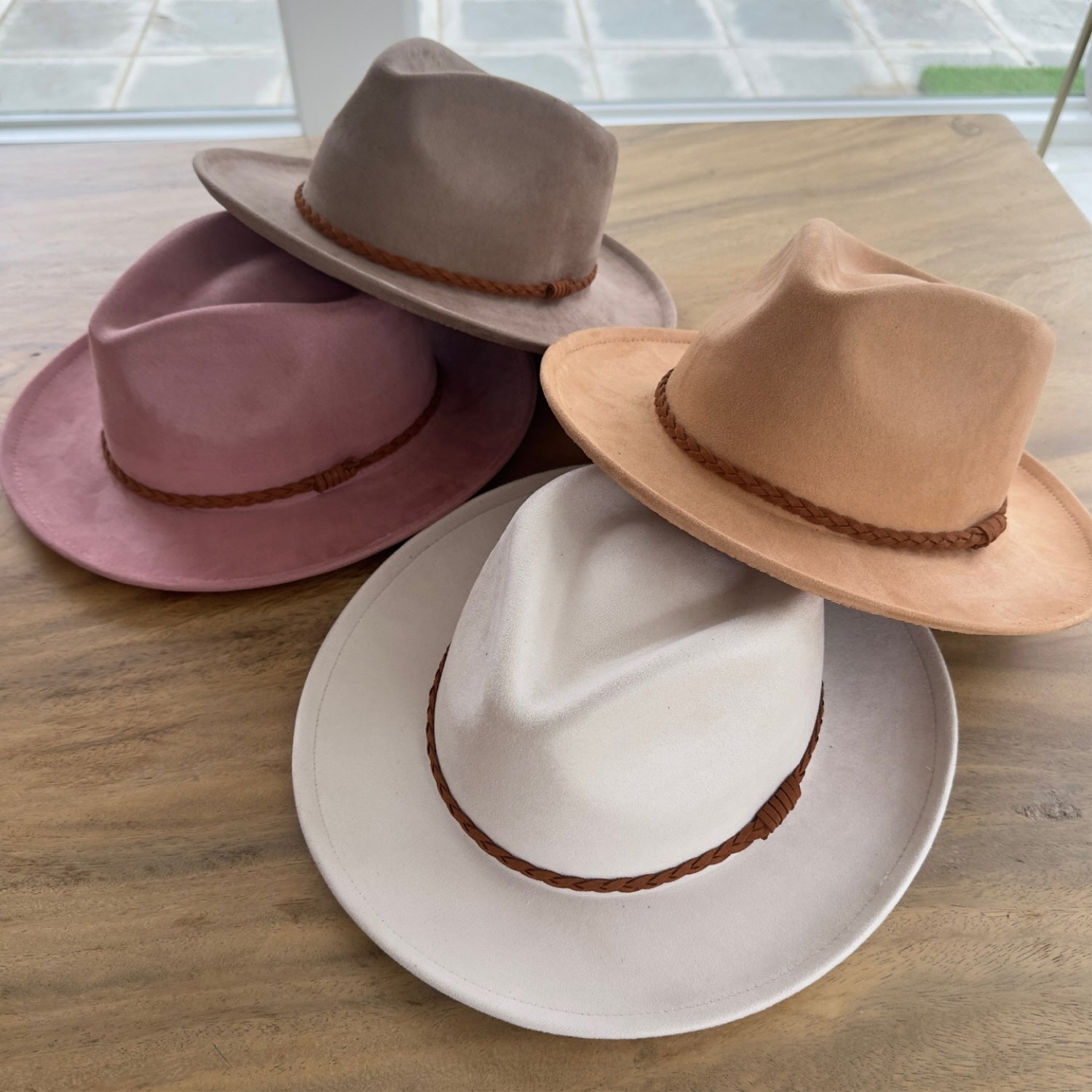SHORT BRIM SUEDE RANCHER HAT W/ BRAIDE SUEDE BEELT