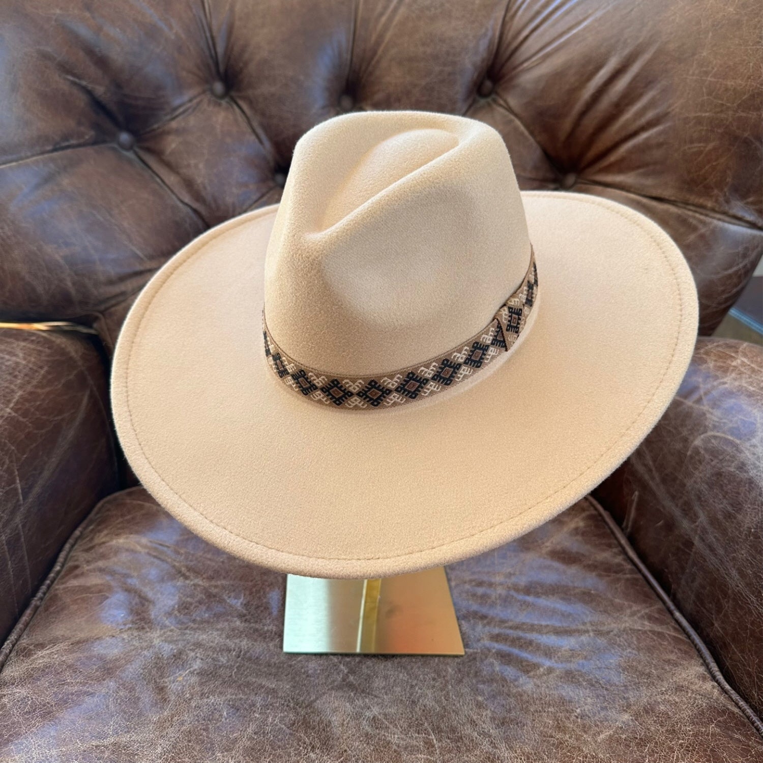 FASHION CLASSIC WIDE BRIM VEGAN FELT FEDORA W/ JAQUARD TAPE