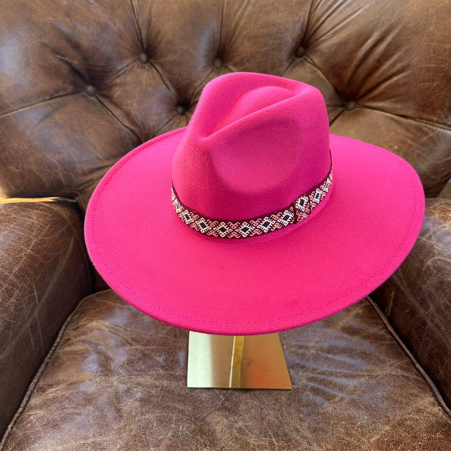 FASHION CLASSIC WIDE BRIM VEGAN FELT FEDORA W/ JAQUARD TAPE