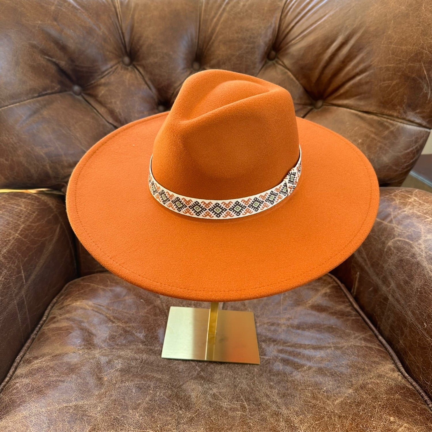 FASHION CLASSIC WIDE BRIM VEGAN FELT FEDORA W/ JAQUARD TAPE