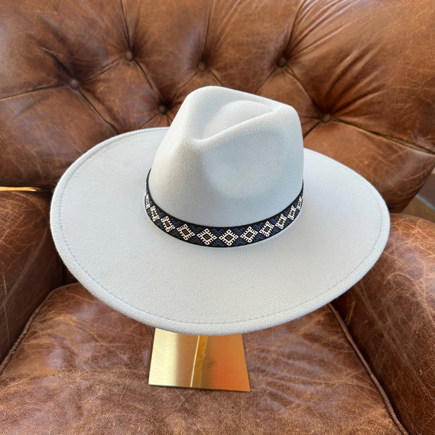 FASHION CLASSIC WIDE BRIM VEGAN FELT FEDORA W/ JAQUARD TAPE