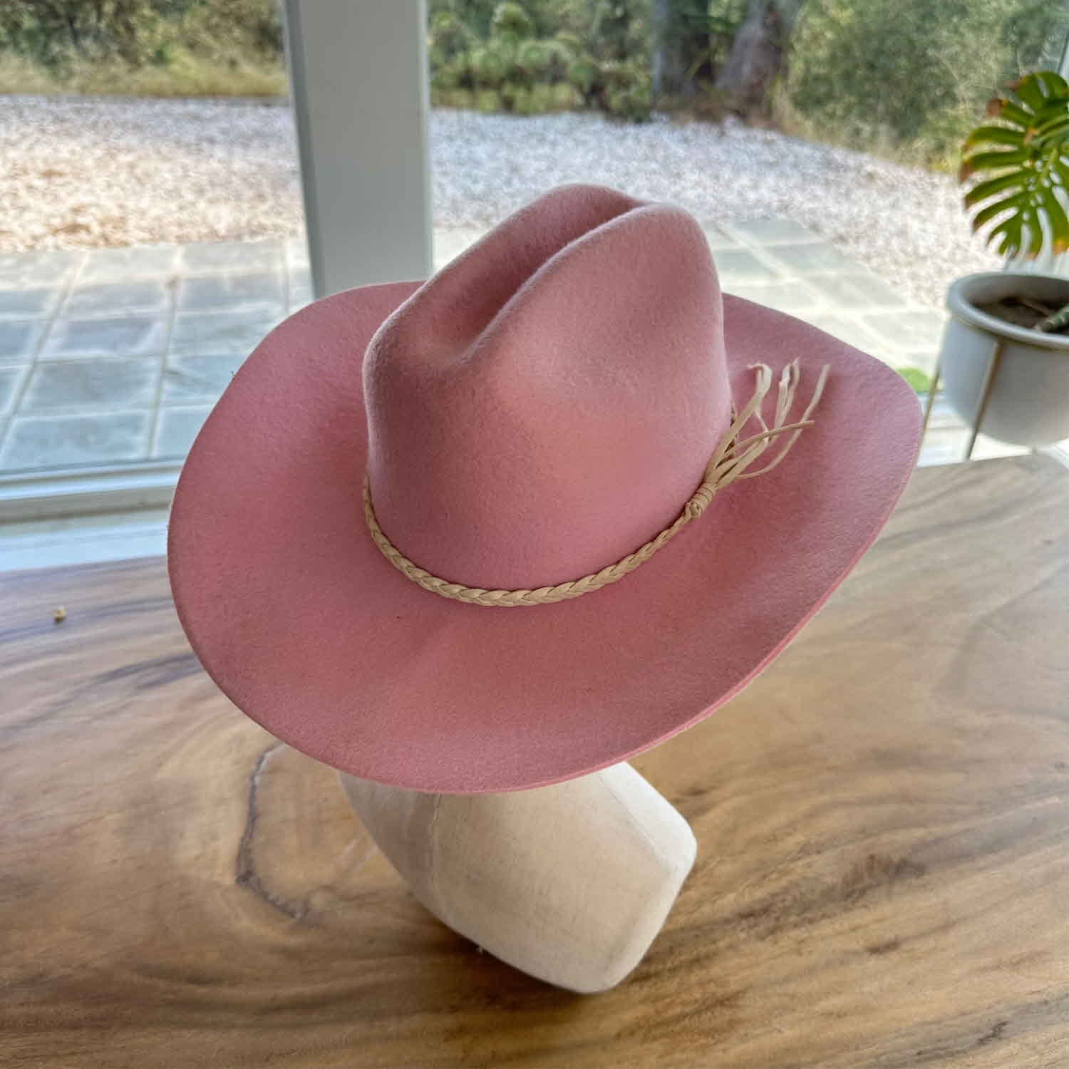 WOOL CATTLEMAN COWBOY WESTERN HAT W/ SUEDE BELT