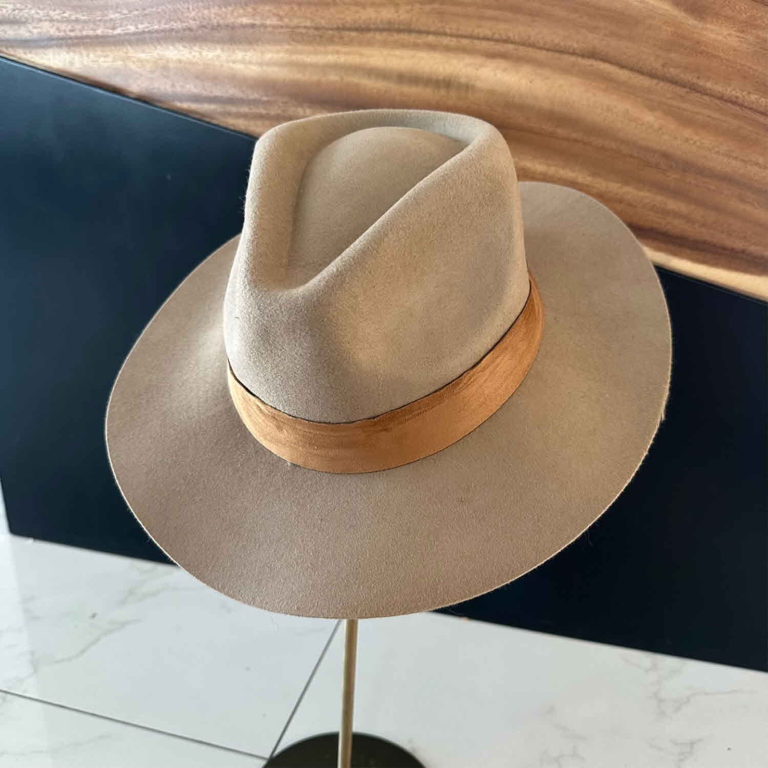 WOOL RANCHER HAT WITH VELVET BAND
