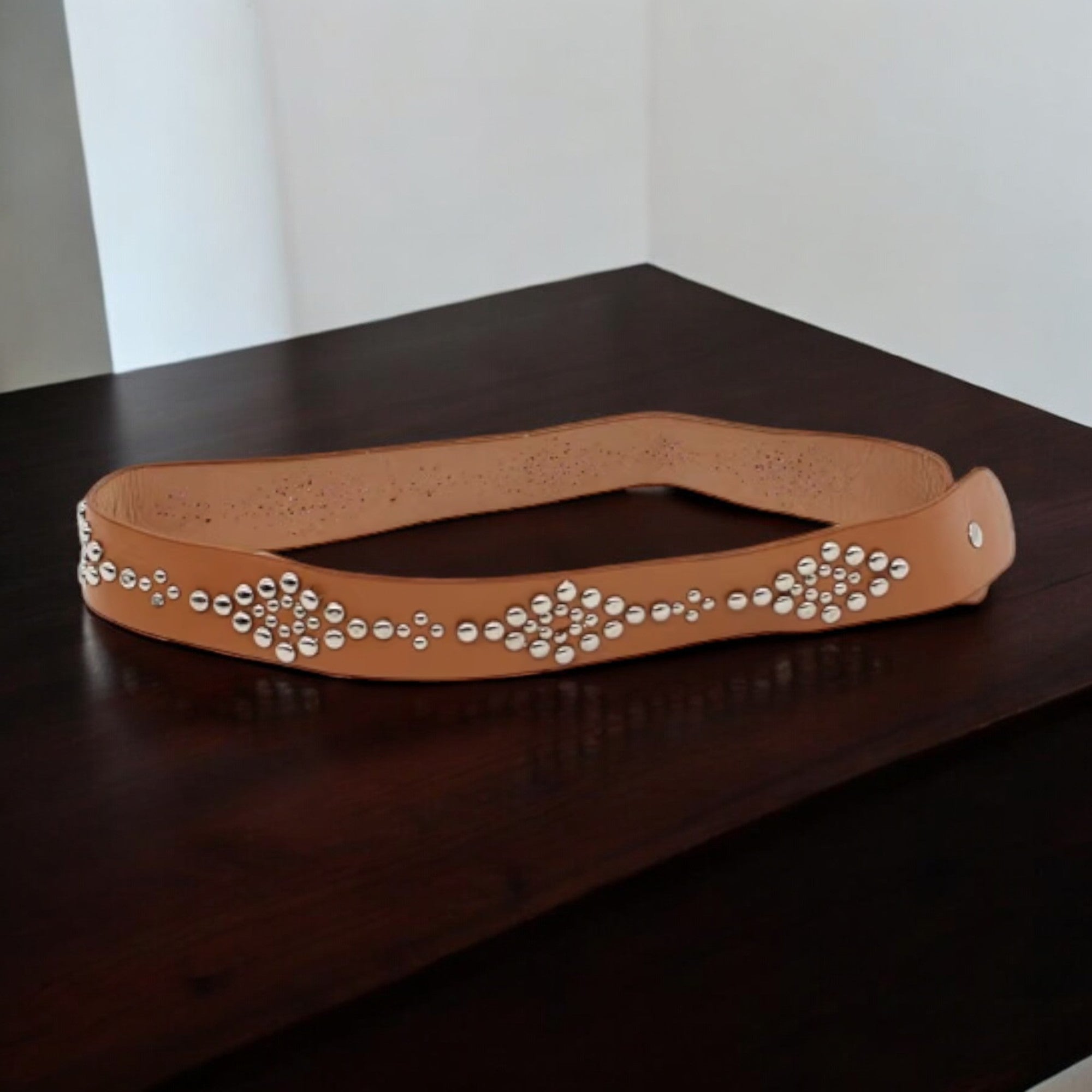HAT BAND – TEXTURED LEATHER W/ ALL-AROUND STUD PATTERN