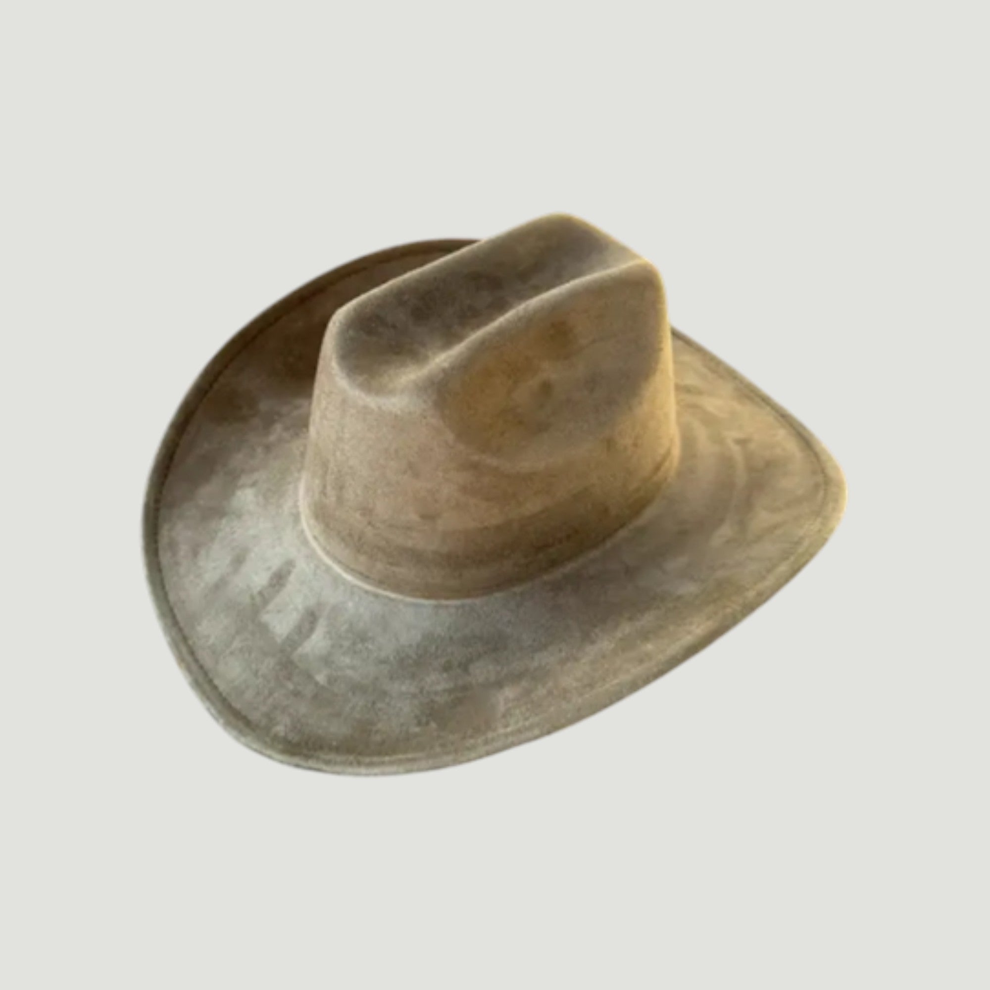 Structured vegan Suede cattleman cowboy hat with shapeable brim. Perfect for western, boho, and festival looks. Adjustable fit