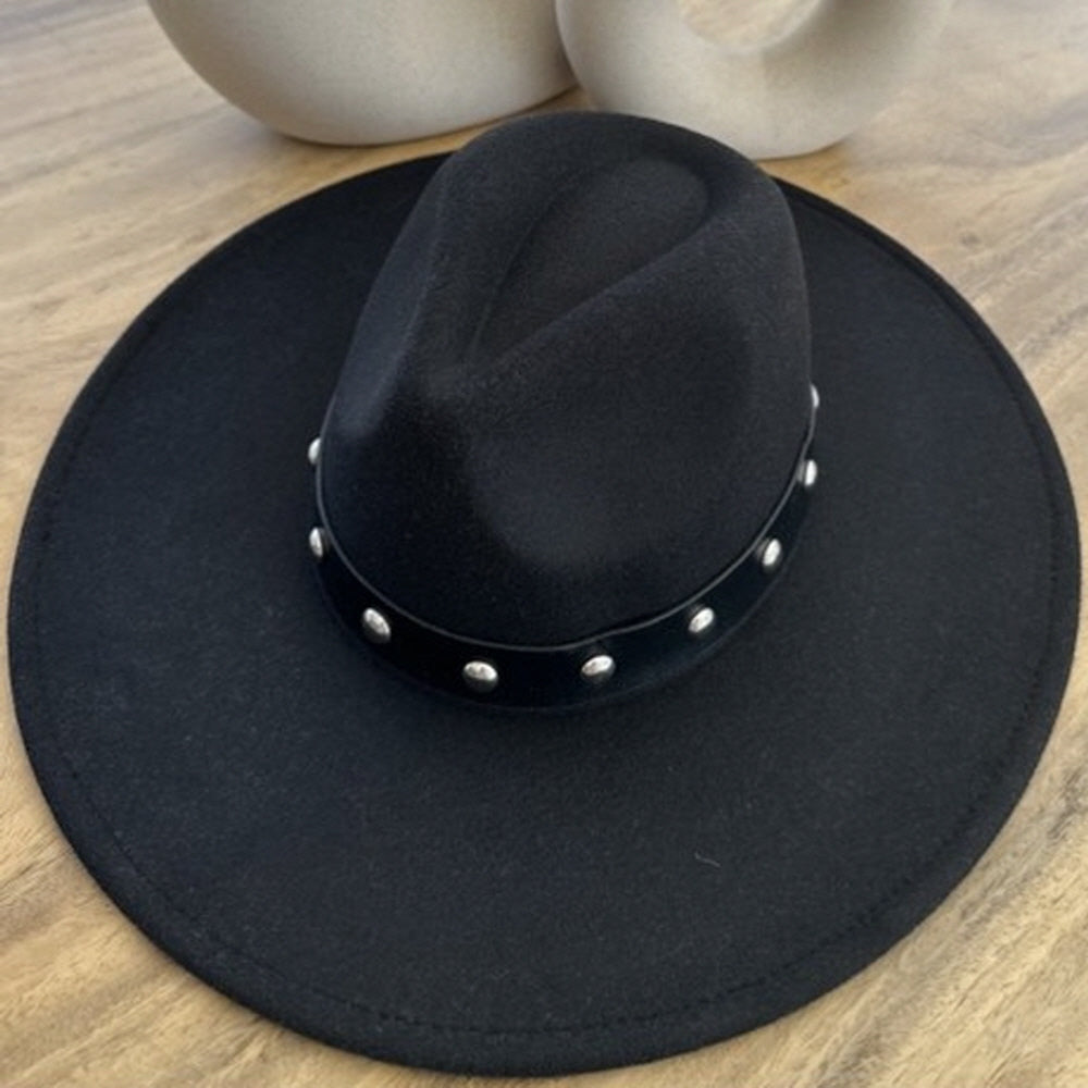 VEGAN FELT FEDORA W/STUDDED LEATHER BELT