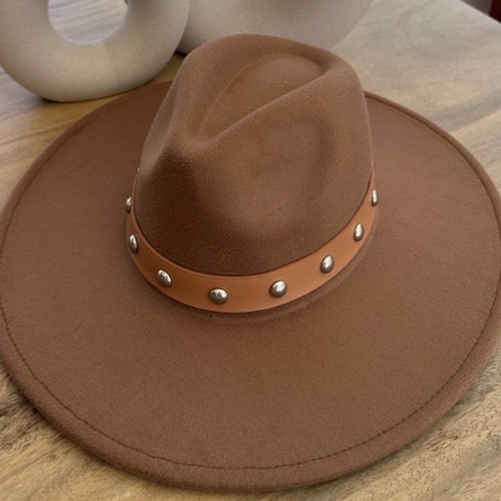 VEGAN FELT FEDORA W/STUDDED LEATHER BELT