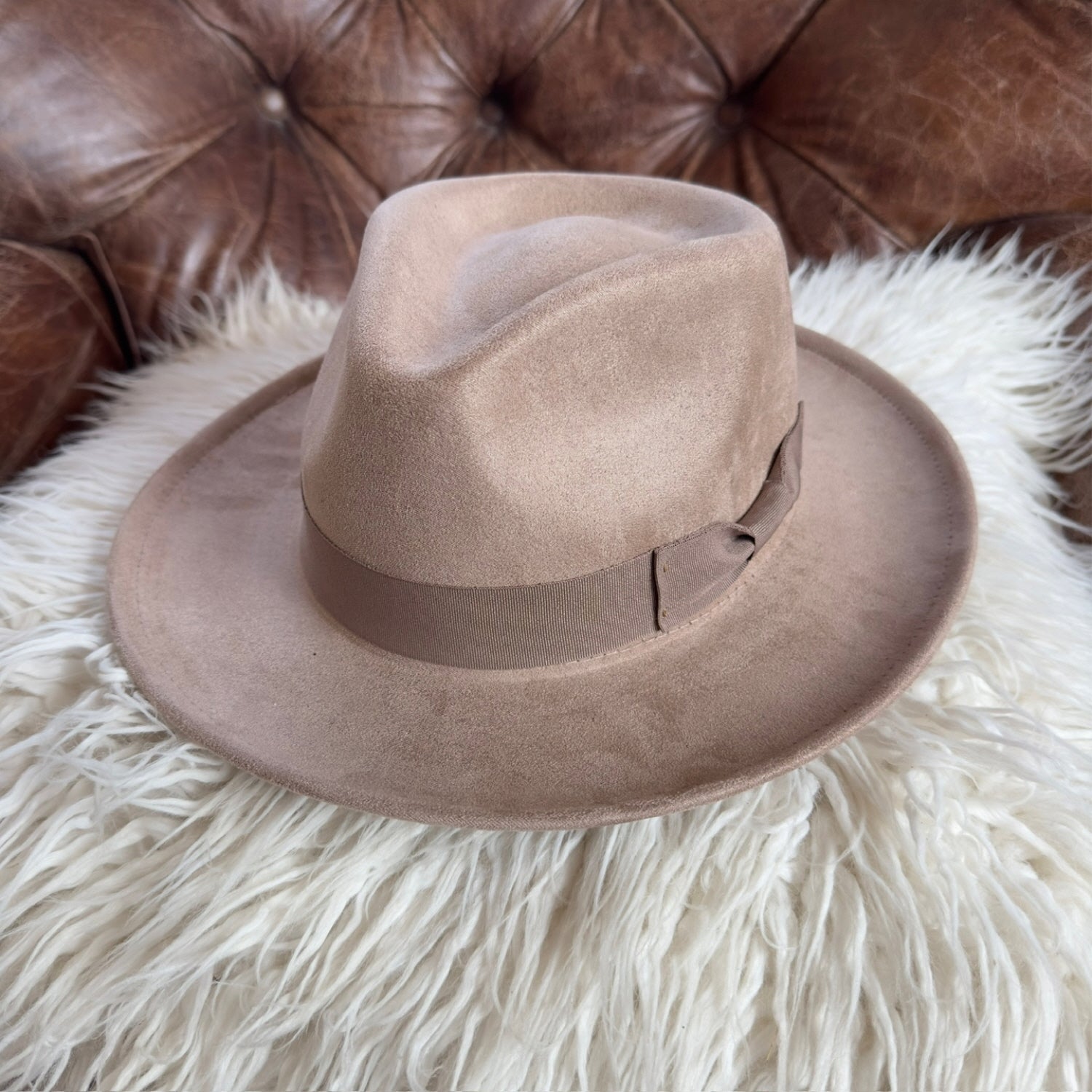 SHORT BRIM SUEDE RANCHER HAT  W/ RIBBON