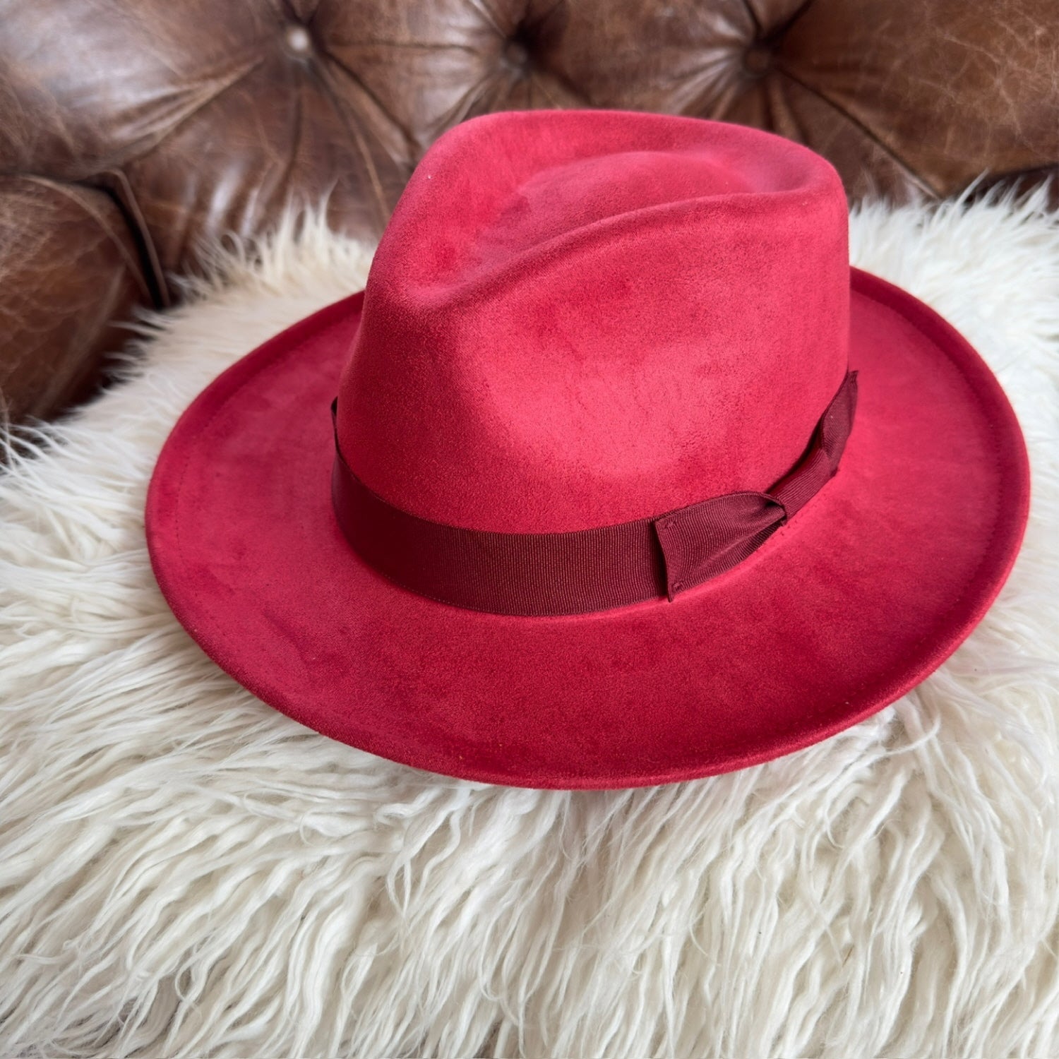 SHORT BRIM SUEDE RANCHER HAT  W/ RIBBON