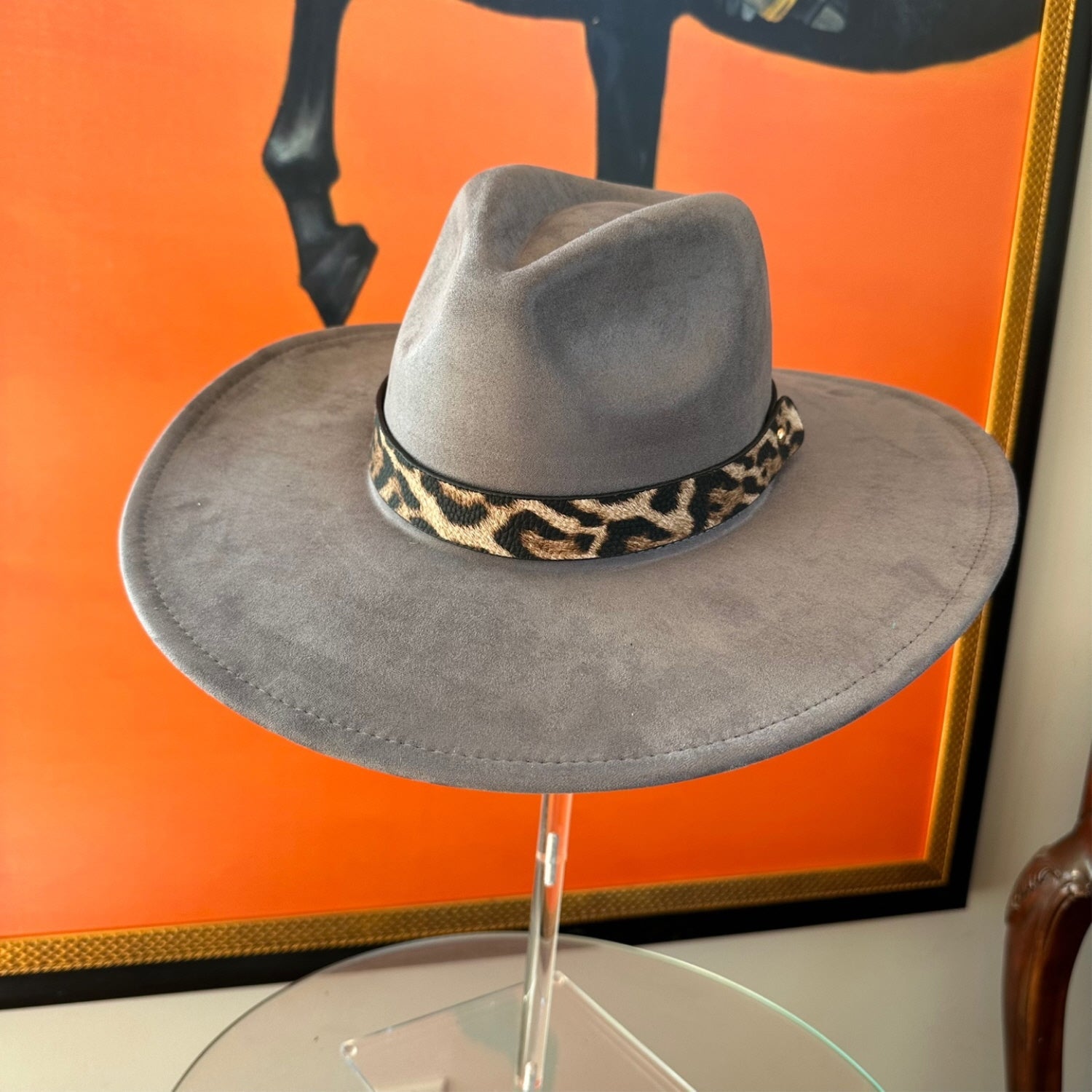 WIDE BRIM VEGAN SUEDE HAT WIDE LEOPARD LEATHER BELT