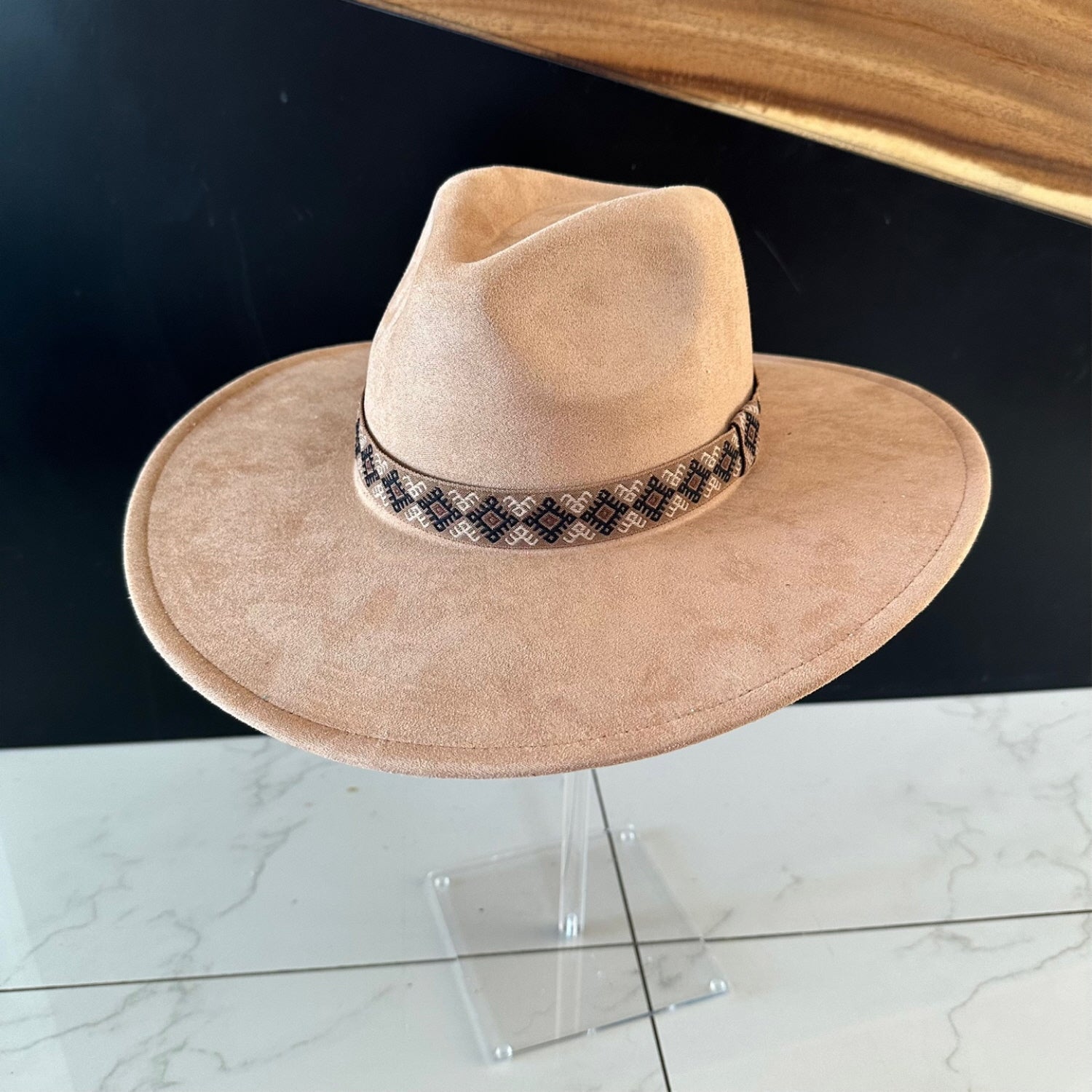 WIDE BRIM VEGAN SUEDE HAT JAQUARD TAPE