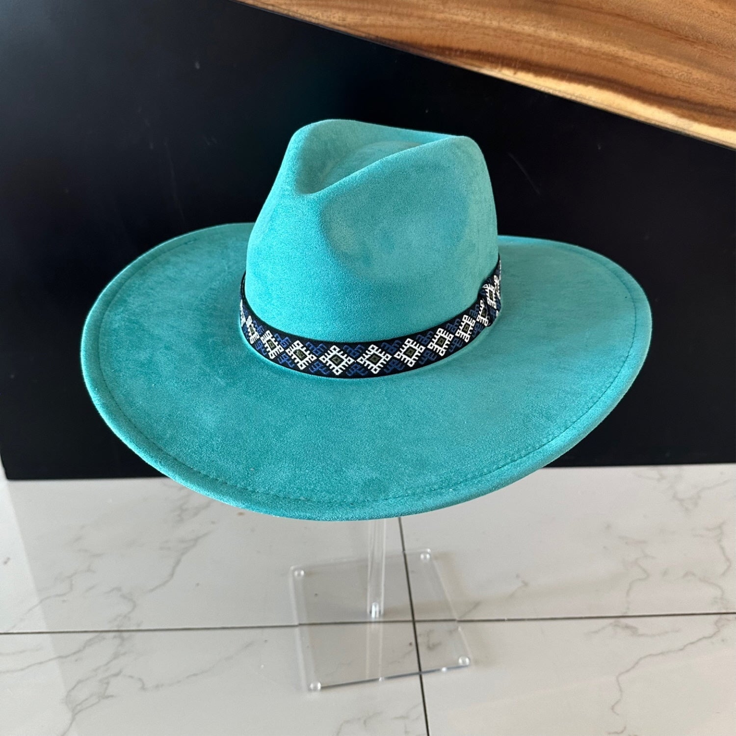 WIDE BRIM VEGAN SUEDE HAT JAQUARD TAPE