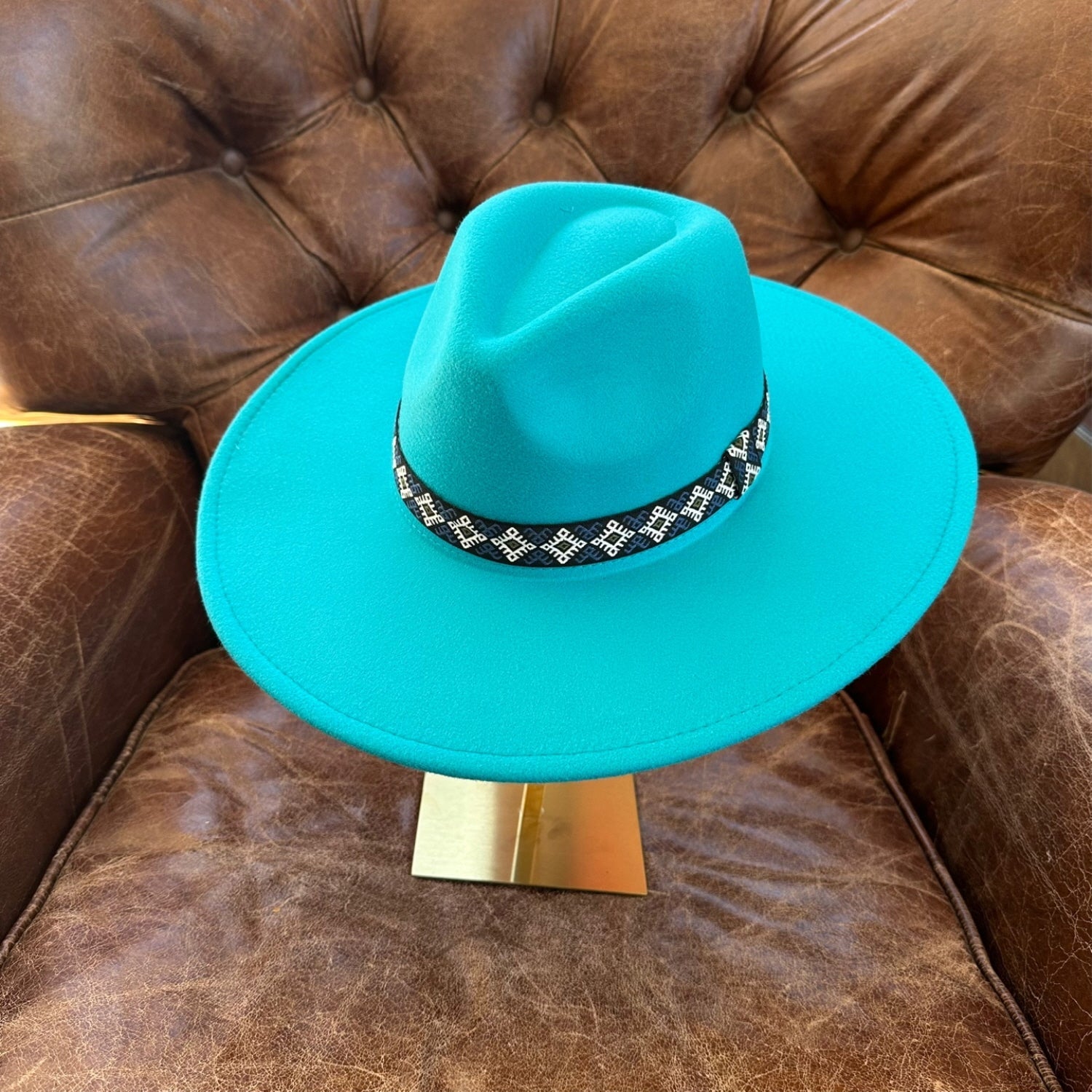 FASHION CLASSIC WIDE BRIM VEGAN FELT FEDORA W/ JAQUARD TAPE