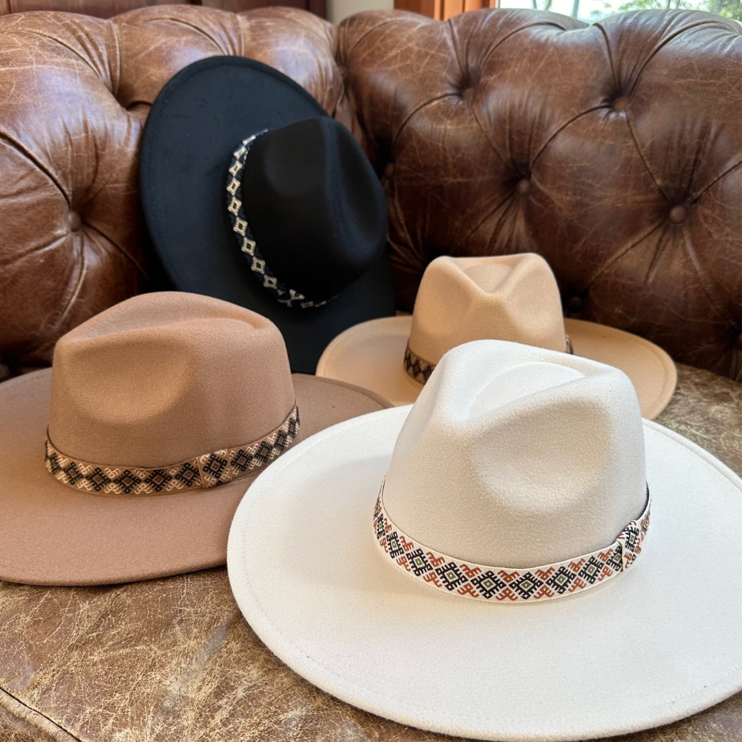FASHION CLASSIC WIDE BRIM VEGAN FELT FEDORA W/ JAQUARD TAPE