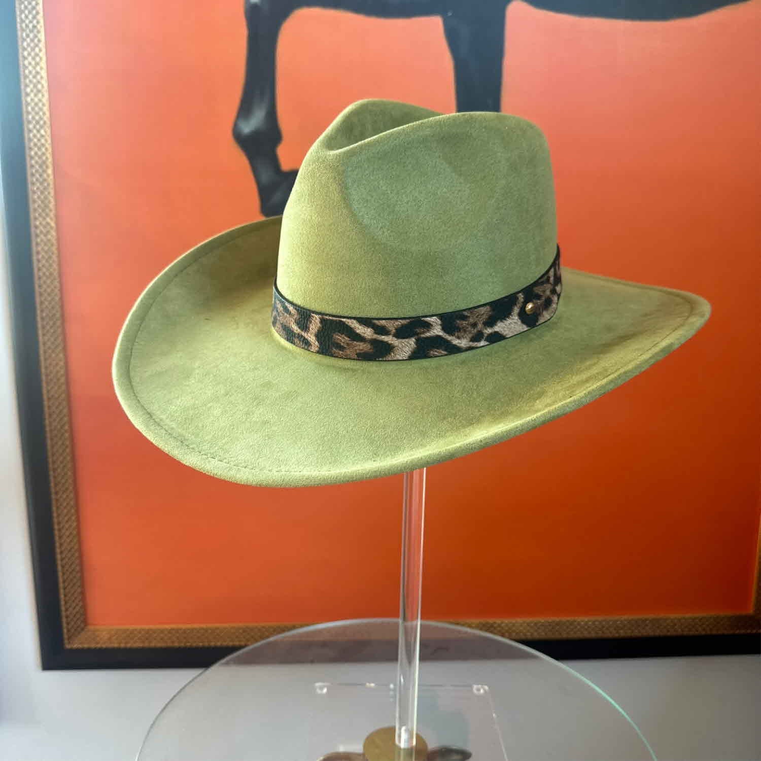 VEGAN SUEDE COWBOY HAT W / LEOPARD LEATHER BELT